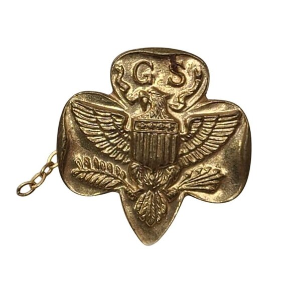 Vintage Girl Scouts USA Gold Tone Eagle Trefoil Pin with Safety Chain - Picture 1 of 6